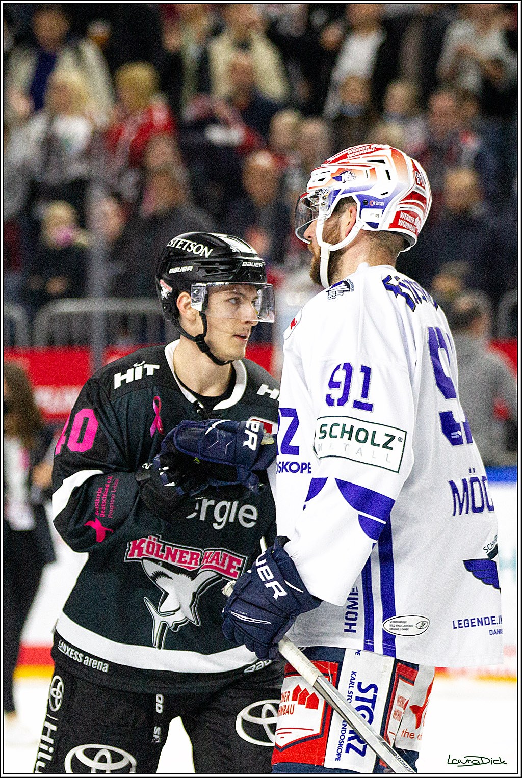 PENNY DEL;  Koelner Haie - Schwenninger Wild Wings; Koeln, 08.10.2021